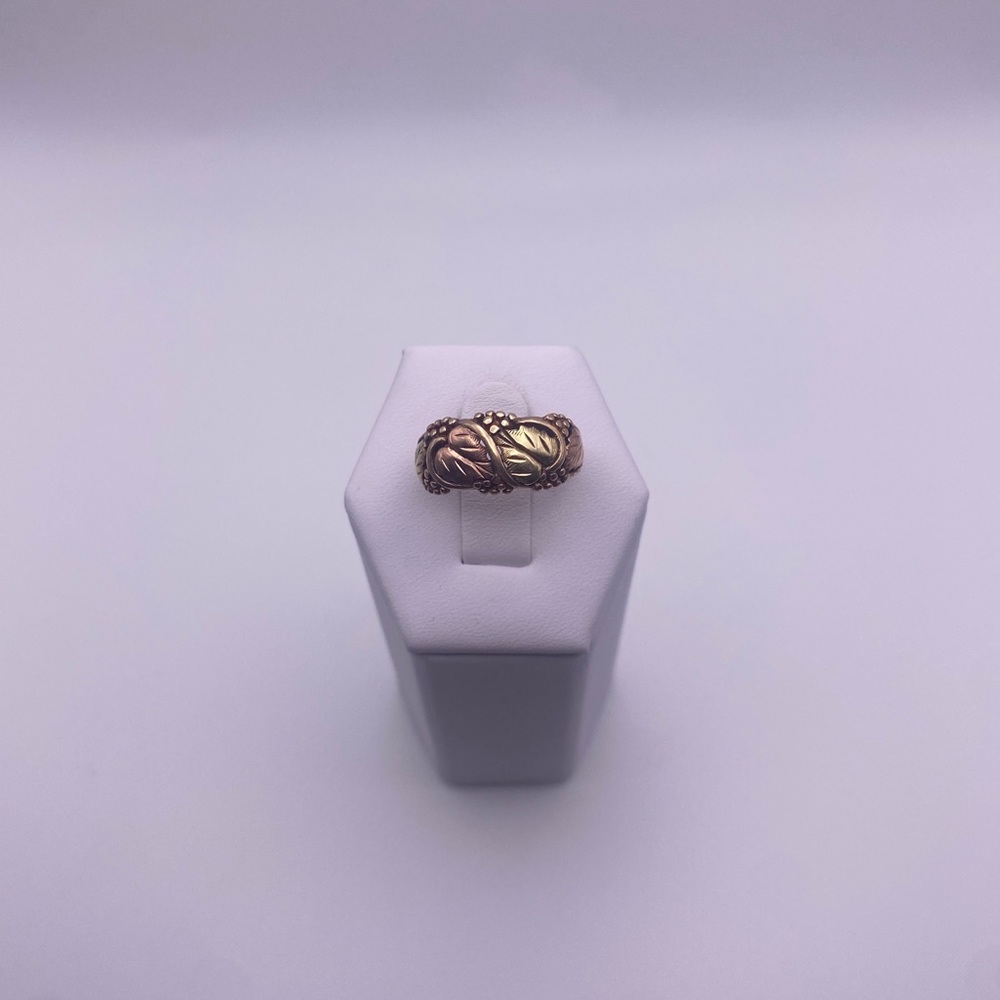 10k black hills gold ring